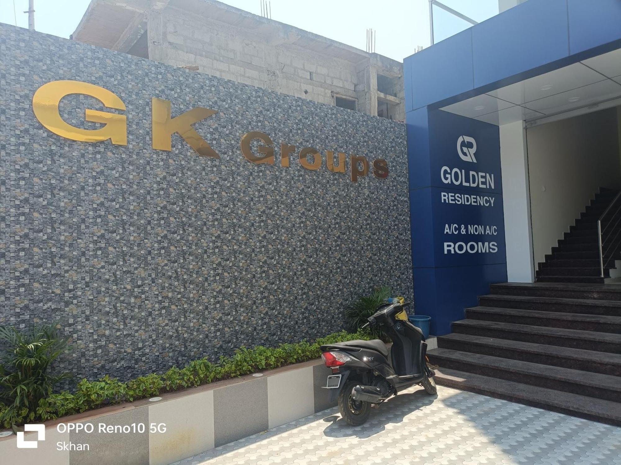 Golden Residency Hotell Kushālnagar Exteriör bild